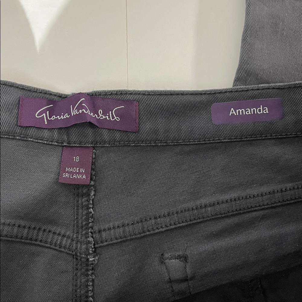 Gloria Vanderbilt Amanda Slimming Jean Heritage Fit Tapered Classic Rise 18P NEW - Picture 2 of 7